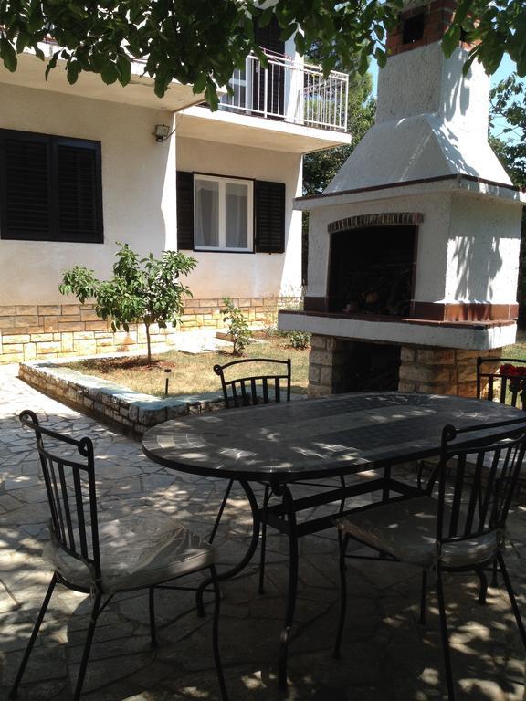 Villa Rosa With Yard And Children'S Playground Tar-Vabriga Cameră foto