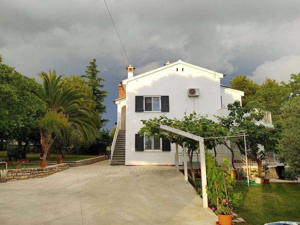 Villa Rosa With Yard And Children'S Playground Tar-Vabriga Exterior foto